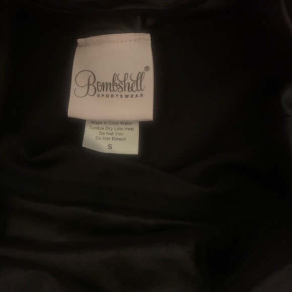 Bombshell - Picture 7 of 8